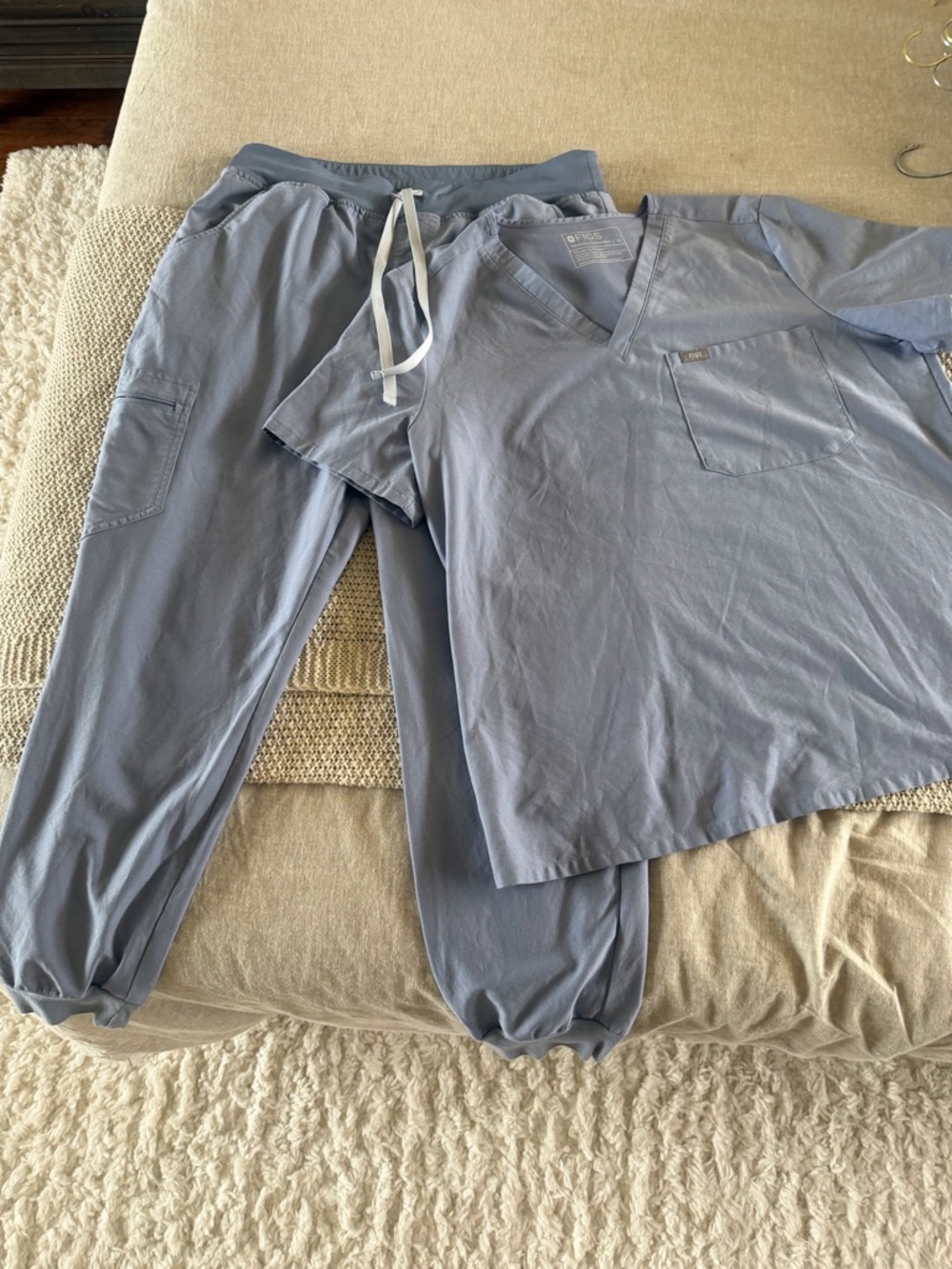 Figs Scrub Set in Electric Orchid, XL, - Catarina one pocket top & Cargo Joggers